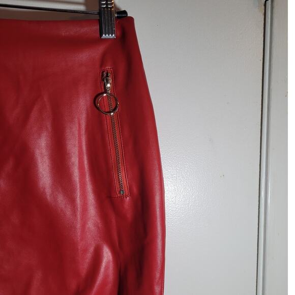 Red PU Leather Mini Skirt XS Biker Baddie Zipper Pockets Whimsygoth Punk Retro - Picture 8 of 9